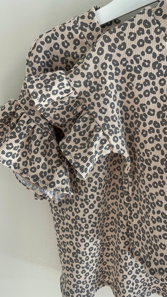 Leopard Rib Oversized Ruffle Sleeve Tee