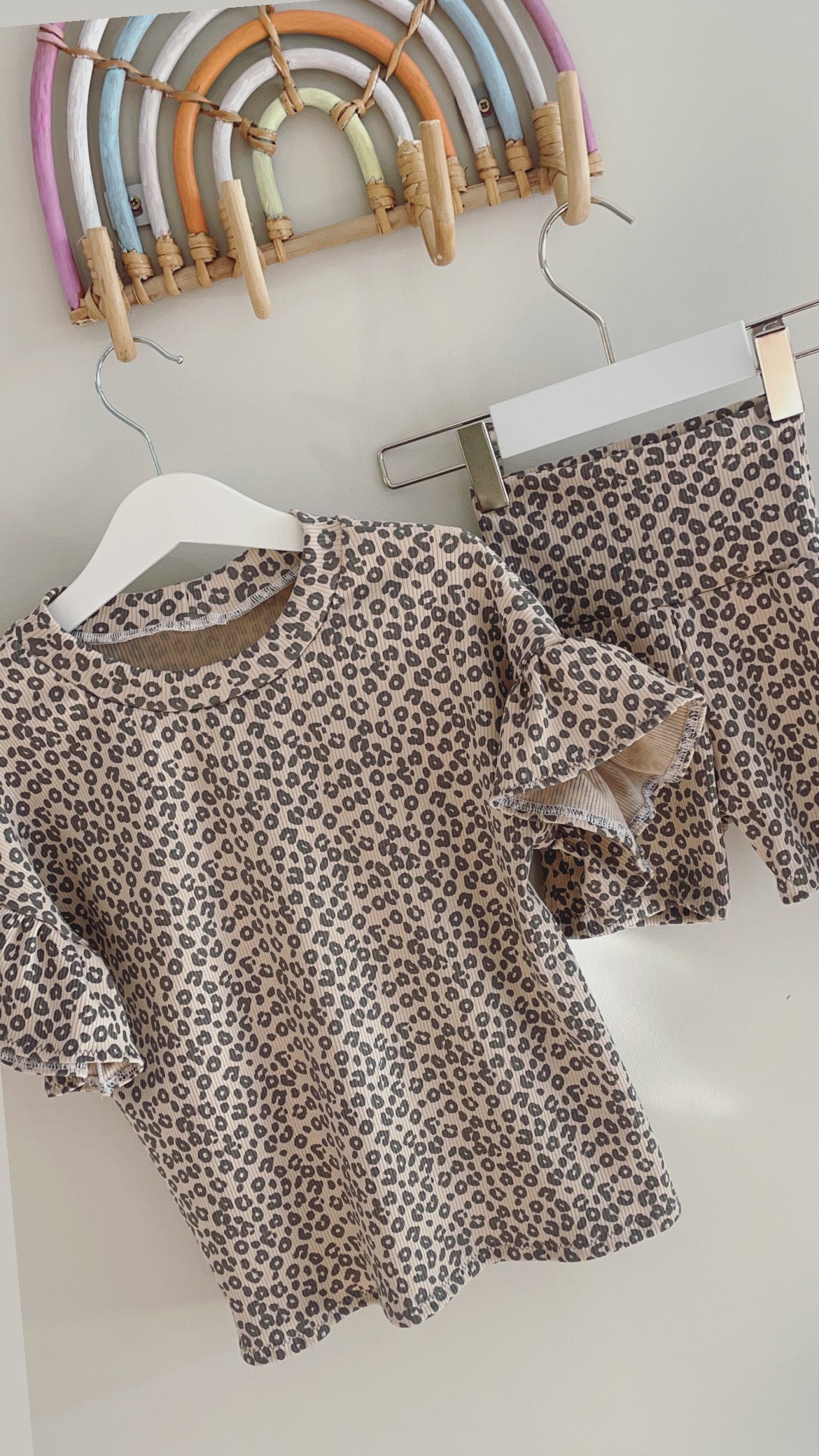 Leopard Rib Oversized Ruffle Sleeve Tee